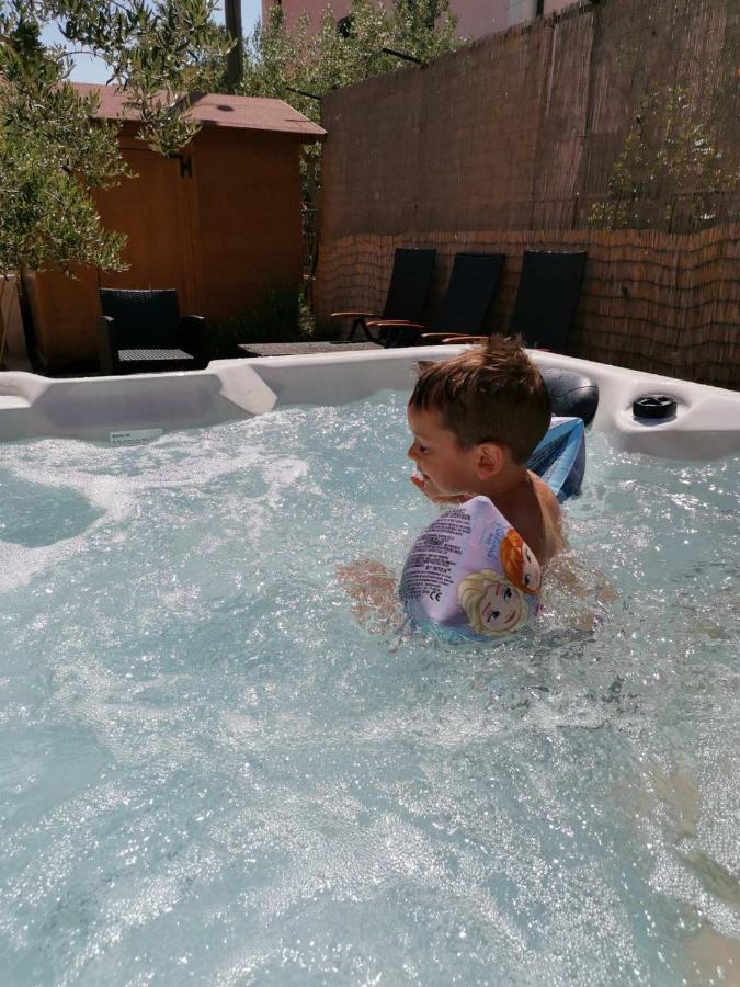 Holiday Home Istra With Jacuzzi Medulin Ngoại thất bức ảnh