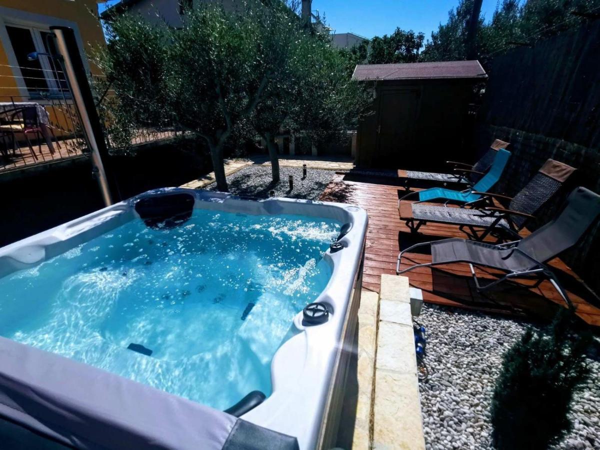 Holiday Home Istra With Jacuzzi Medulin Ngoại thất bức ảnh